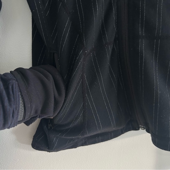 Lululemon Forme Jacket Size Medium - Picture 5 of 6